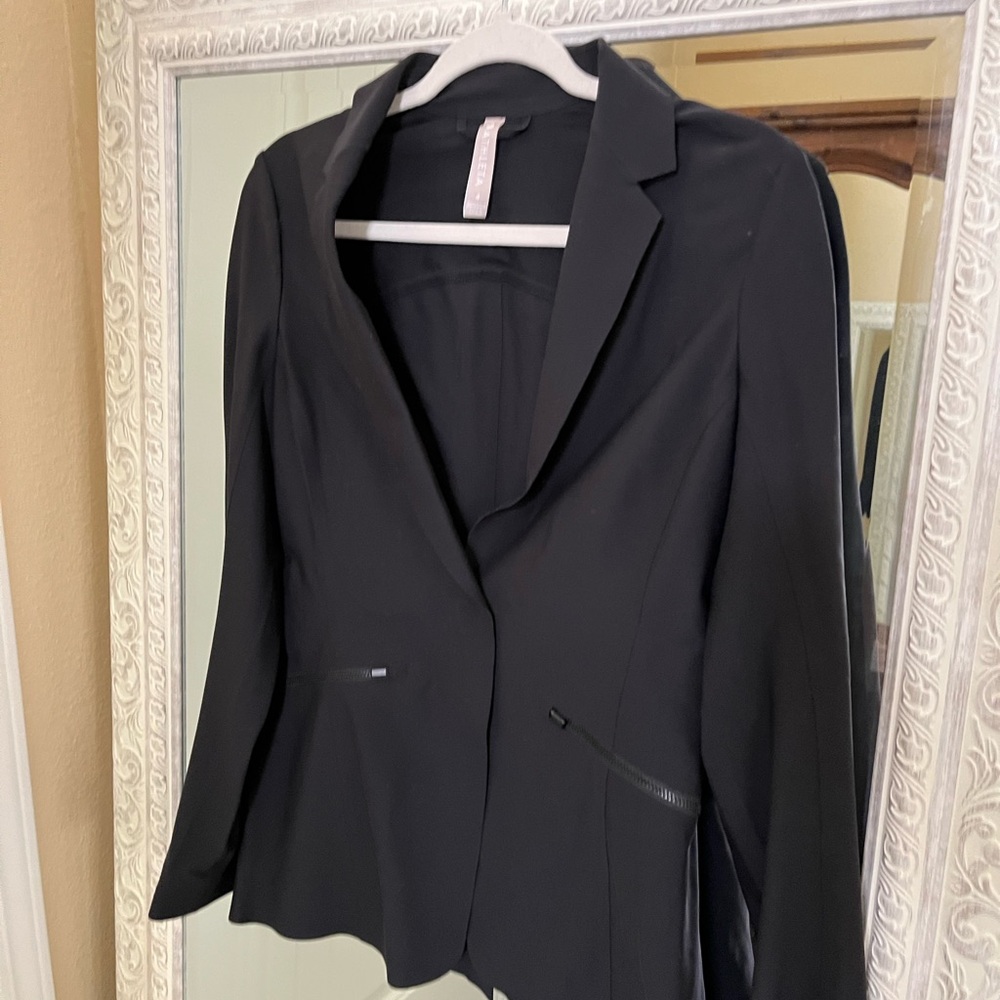 Sporty Black Women's Blazer